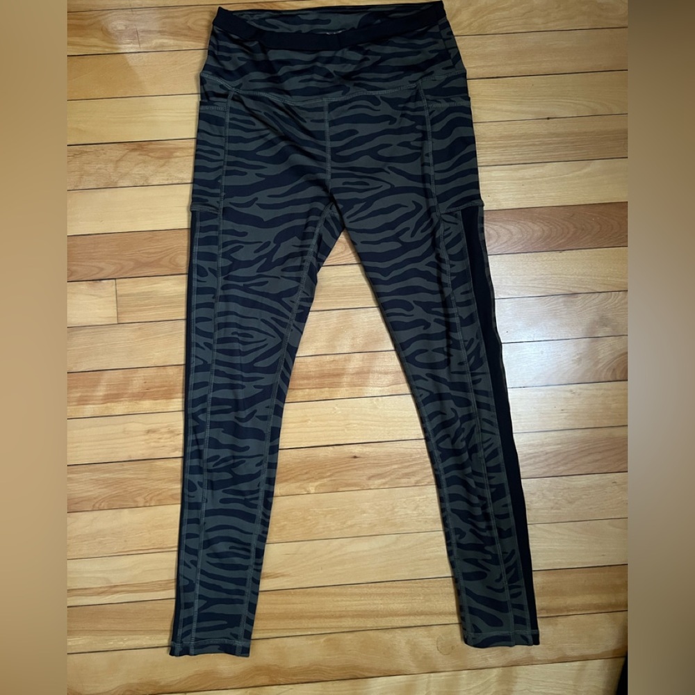 Gottex Tiger Striped Workout Leggings